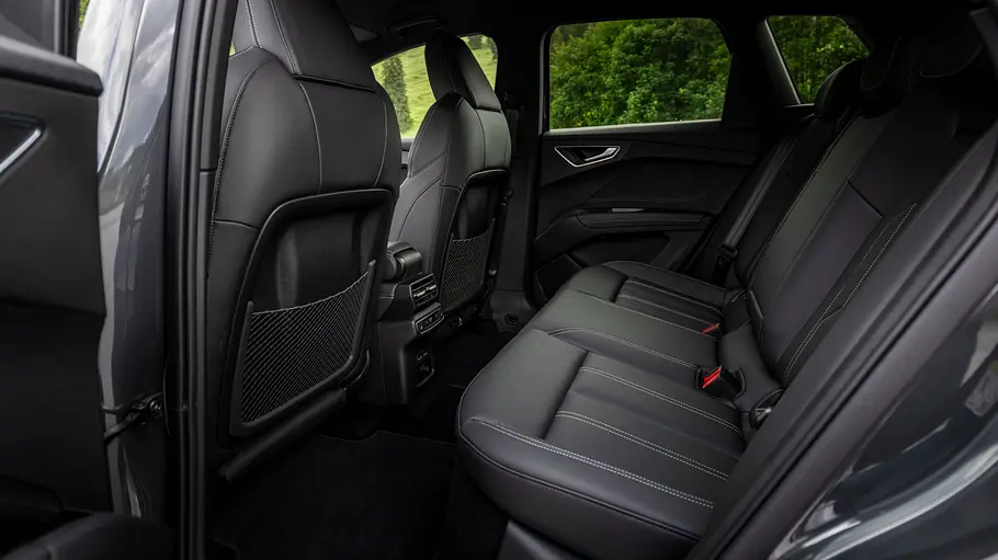 Die Rückbank des Audi Q4 e-tron. 