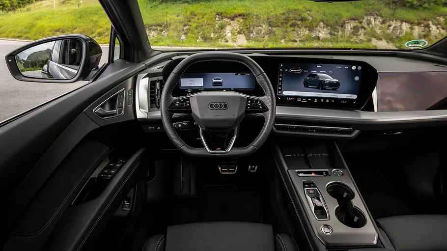Das Cockpit des Audi Q4 e-tron. 
