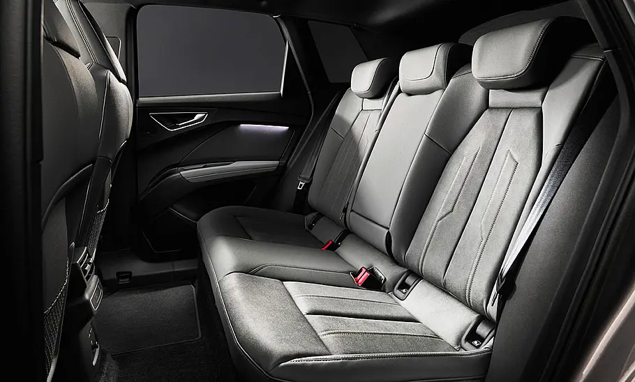 Die Rücksitzbank im Audi Q4 e-tron (2021).