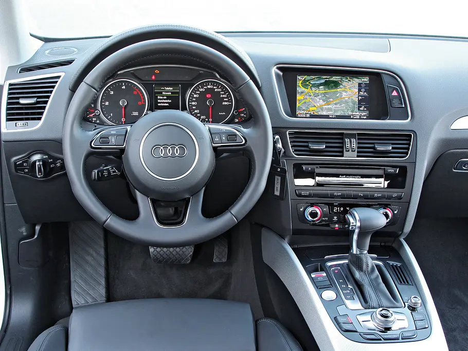 Audi Q5 3.0 TDI clean diesel quattro Markenvergleich Bilder technische Daten Cockpit