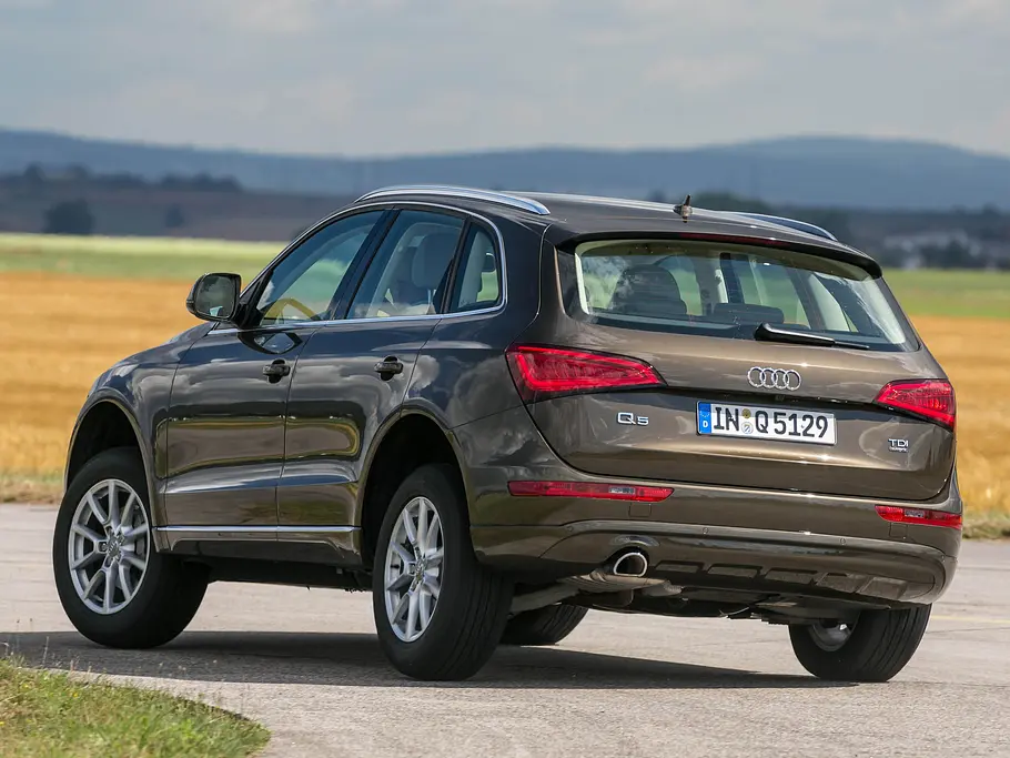 Vergleich: Audi Q3 gegen Q5 Vergleich Q5 2.0 TDI quattro s tronic Diesel Turbo 2013 Test adaptive Daempfer