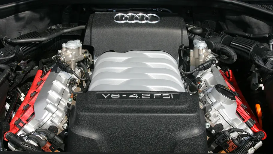 Der Motor des Audi Q7 4.2.