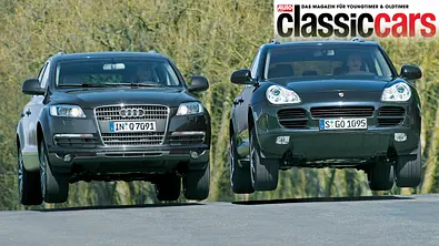 Audi Q7 4.2 und Porsche Cayenne S fahrend von vorne - Foto: Bernd Ebener