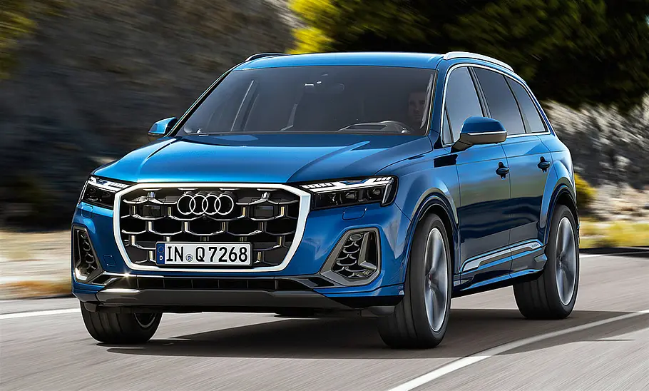 Audi Q7 Facelift (2024) Das Audi Q7 Facelift (2024) fahrend von schräg vorne.
