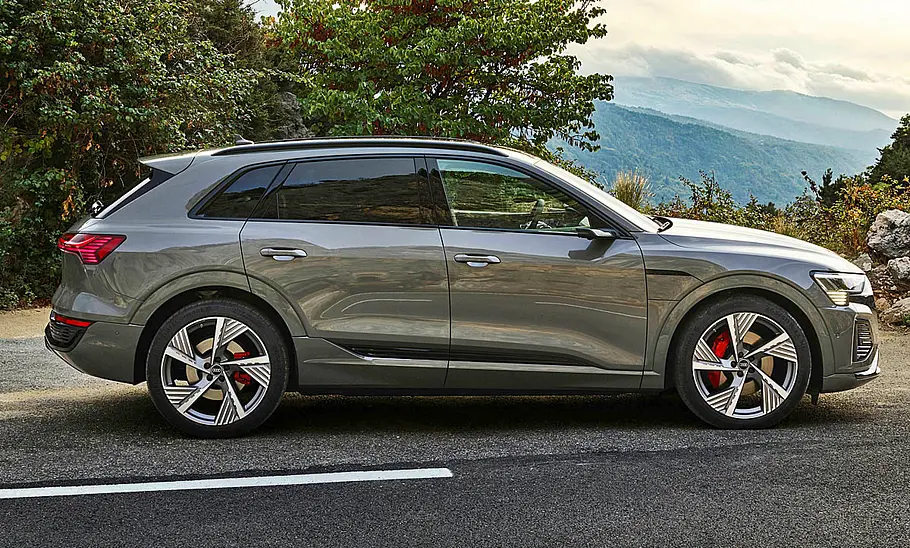 Audi Q8 e-tron (2023)