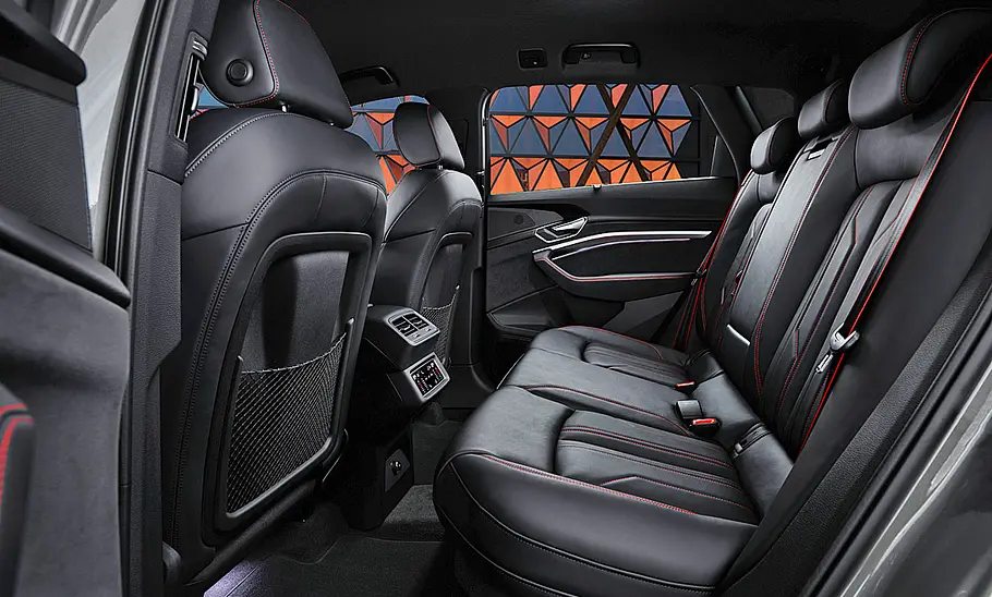 Audi Q8 e-tron (2023)