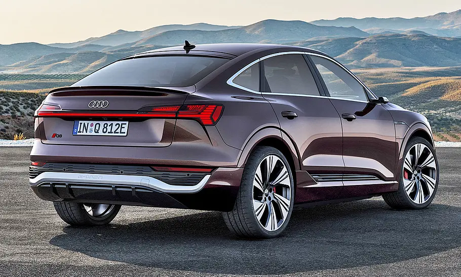 Audi Q8 Sportback e-tron (2023)