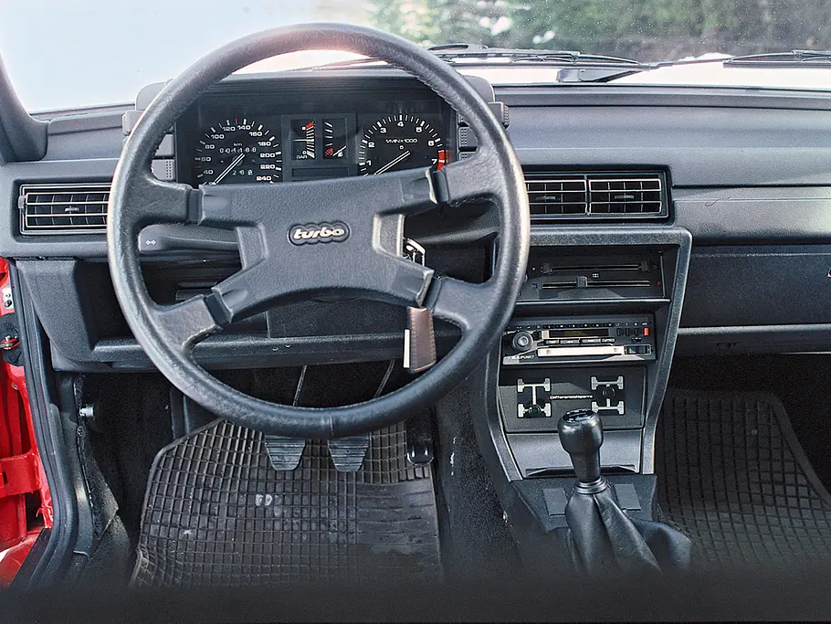 Audi quattro Audi quattro Kaufberatung Youngtimer Bilder Cockpit