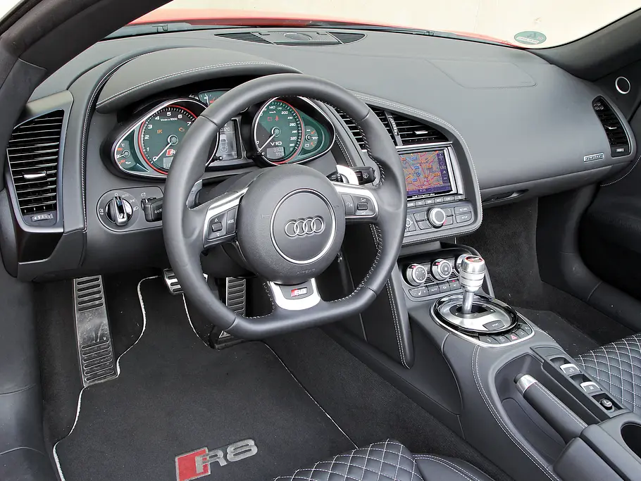 Audi R8 V10 Spyder Bilder technische Daten Markenvergleich Cockpit