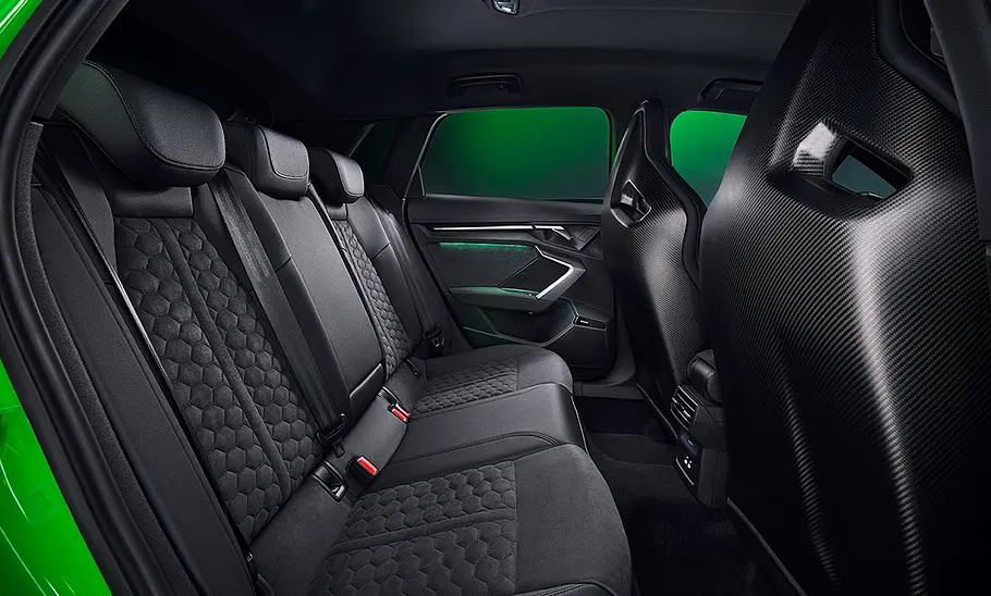 Die Rücksitzbank im Audi RS 3 Sportback Facelift (2024).