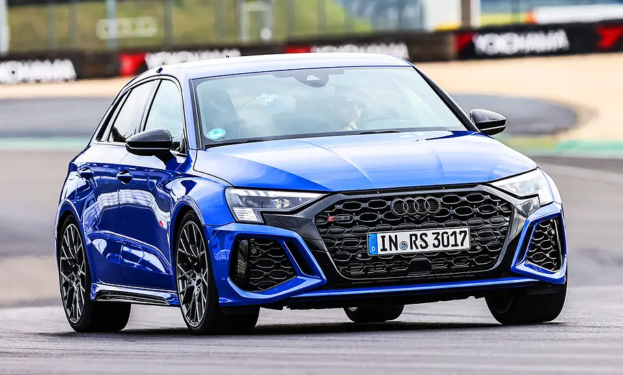Audi RS 3; fahrend; Außenansicht; Frontansicht
