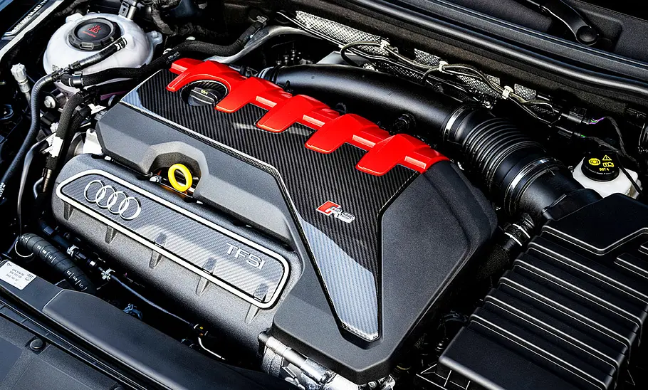 Der Fünfzylinder-Motor im Audi RS 3 Facelift (2024).