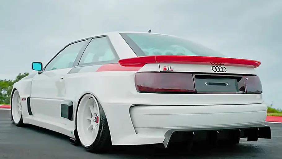 Audi S2 mit R8-V10 Der Audi S2 mit R8-V10 stehend von hinten.