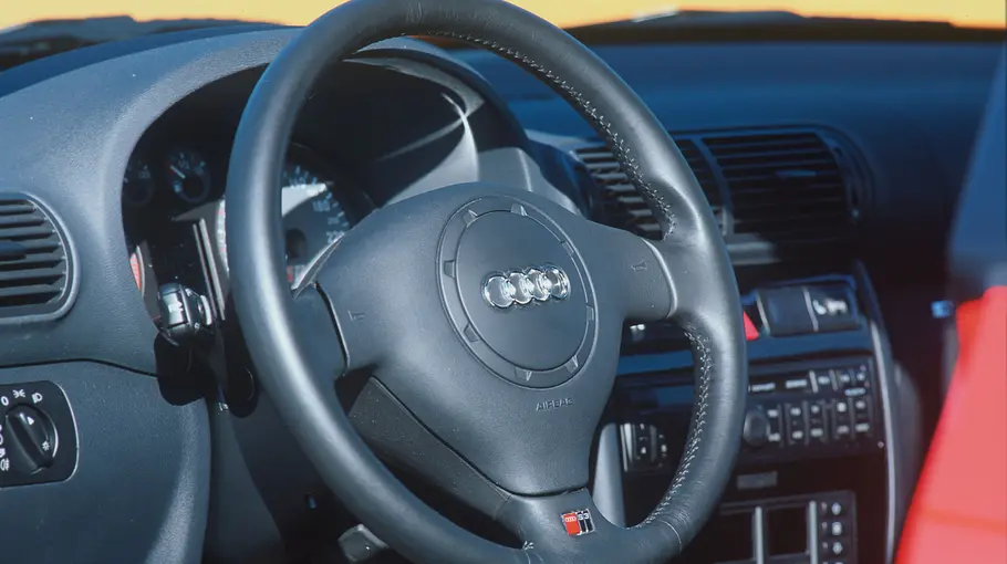 Das Cockpit des Audi S3