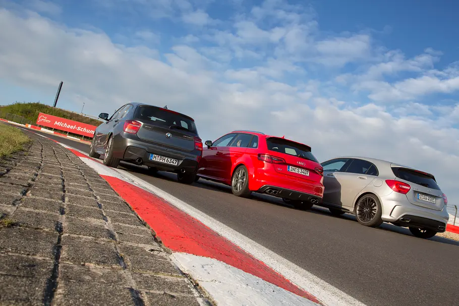 Audi S3 Sportback BMW M135i xDrive Mercedes A 45 AMG Vergleichstest Kompaktsportler 2013 Bilder Sound