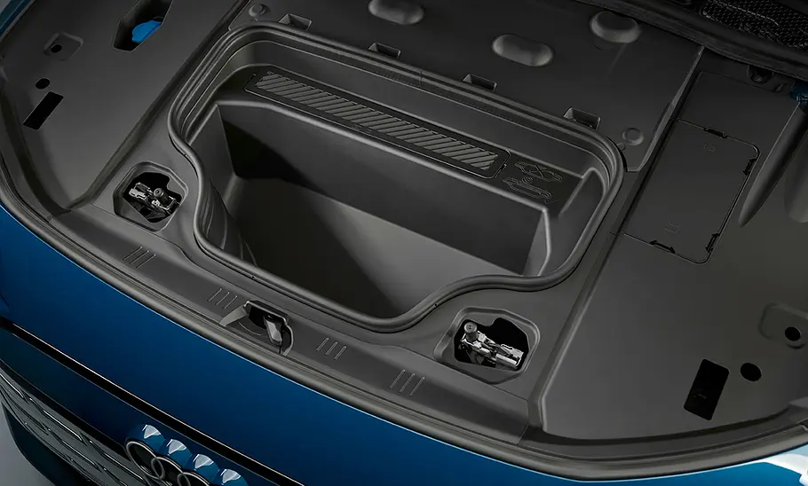 Der Frunk des Audi S6 e-tron (2025) in der Detailaufnahme.
