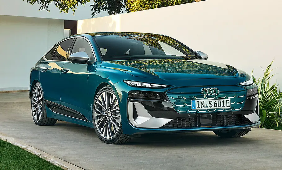 Der Audi S6 e-tron Sportback (2025), statisch von vorne rechts fotografiert.