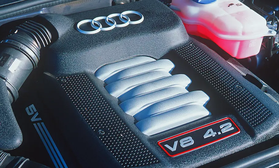 Der Motor des Audi S8.