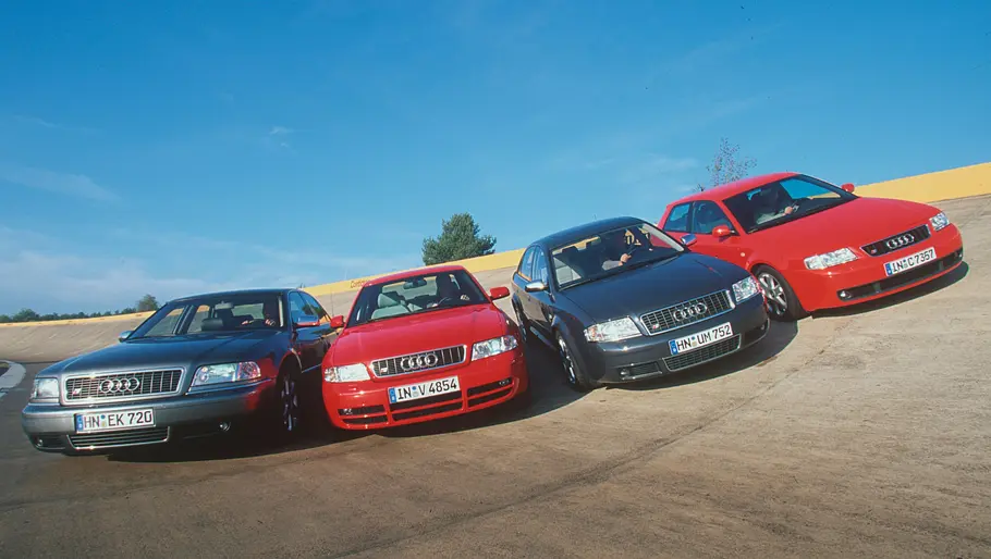Audi S8, S4, S6 und S3 stehend von vorne