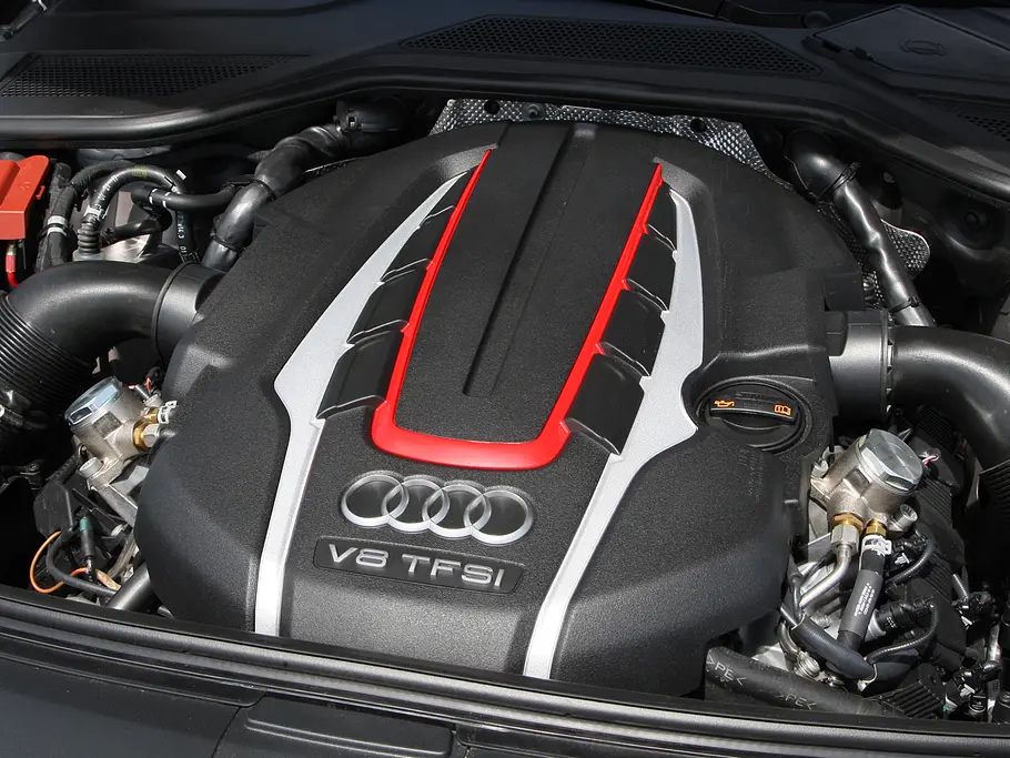 Audi S8 - Motor