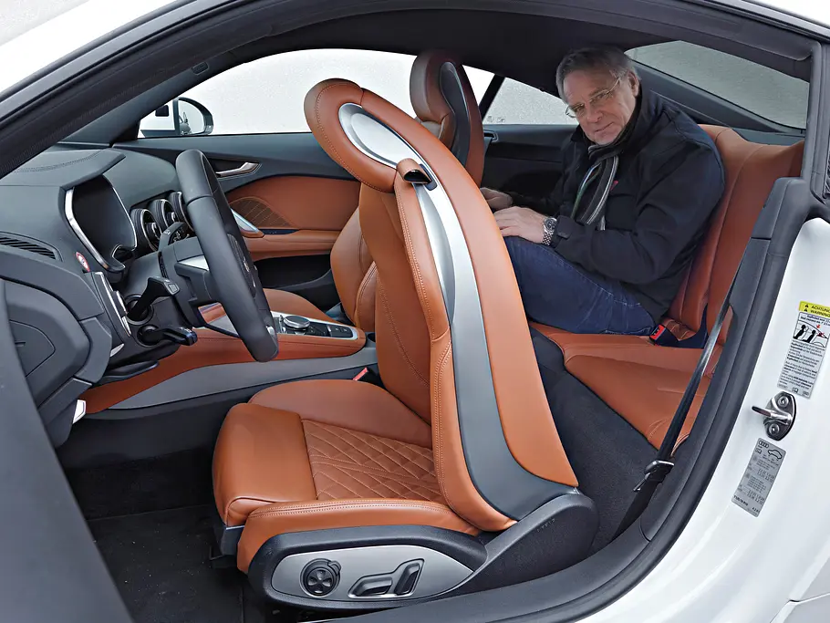 Einzeltest: Audi TT Coupé 2.0 TDI ultra Audi TT Coupé 2.0 TDI ultra 2015 Test Bilder technische Daten Fond