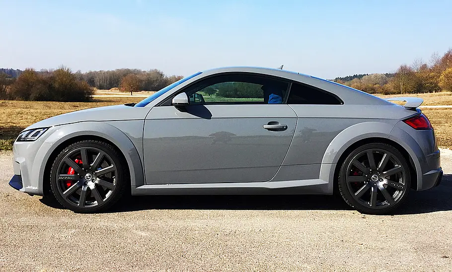 Audi TT RS 8S