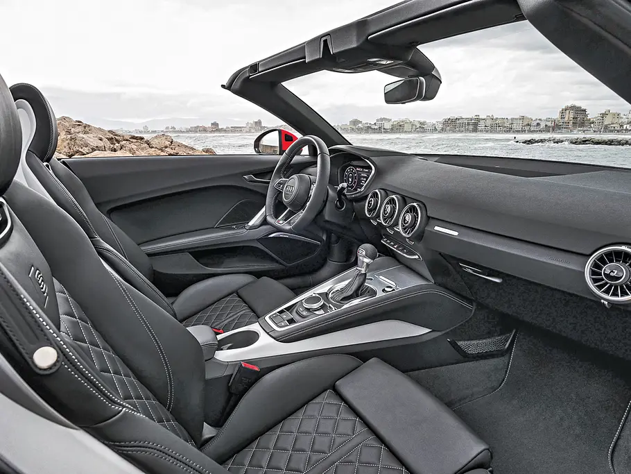 Audi TT Roadster 2.0 TFSI quattro S tronic Audi TT Roadster 2.0 TFSI quattro S tronic Sportler Test Innenraum Cockpit