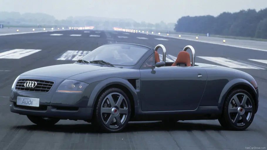 Audi TTS Concept Das Audi TTS Concept stehend von schräg vorne.