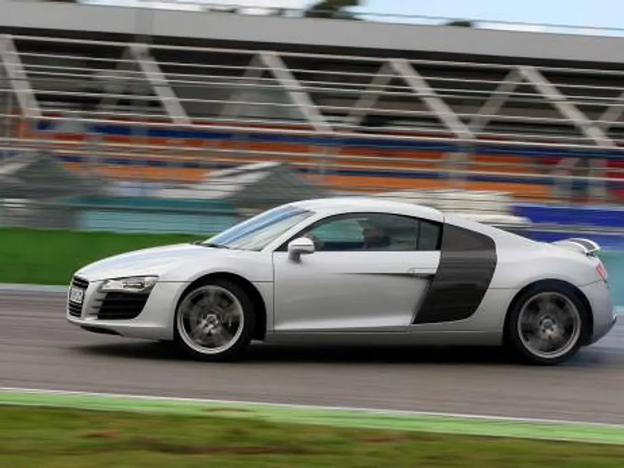AUDI R8 4.2 FSI QUATTRO Schnelle Serienautos - Audi R8 4.2 FSI quattro