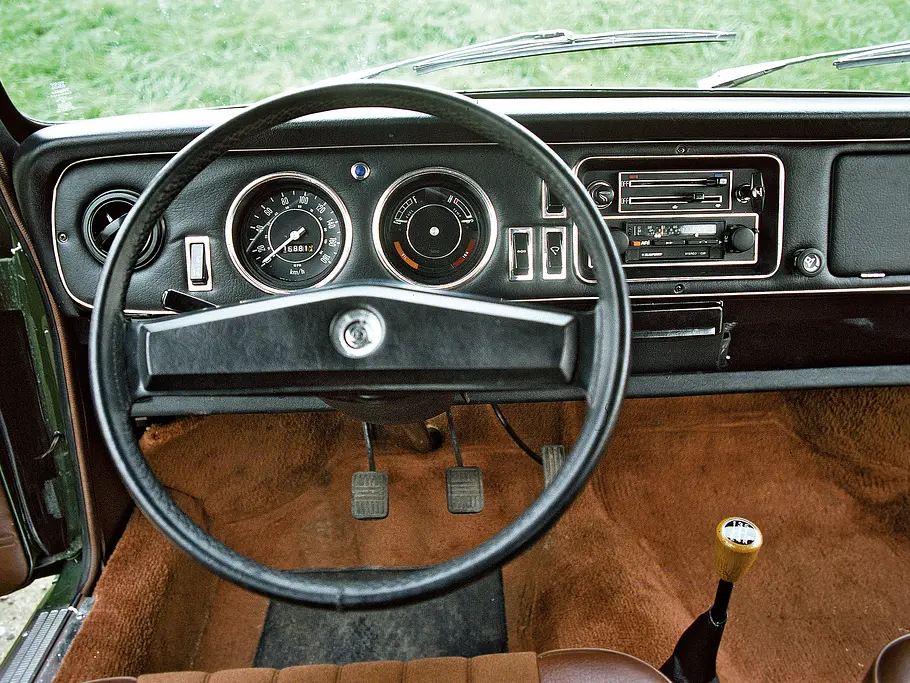 Austin Maxi Bilder technische Daten Oldtimer Cockpit