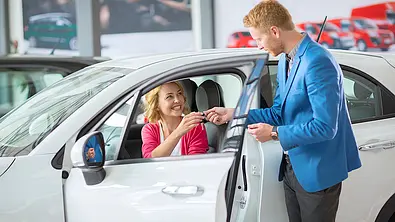 Auto gekauft/verkauft, Geld weg: Das ist jetzt wichtig! - Foto: Fotolia