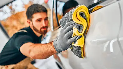 Autowachs - Foto: iStock/Harbucks