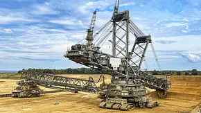 Der Bagger 293 stehend im Tagebau. - Foto: Imago Der Bagger 293 stehend im Tagebau. - Foto: Imago