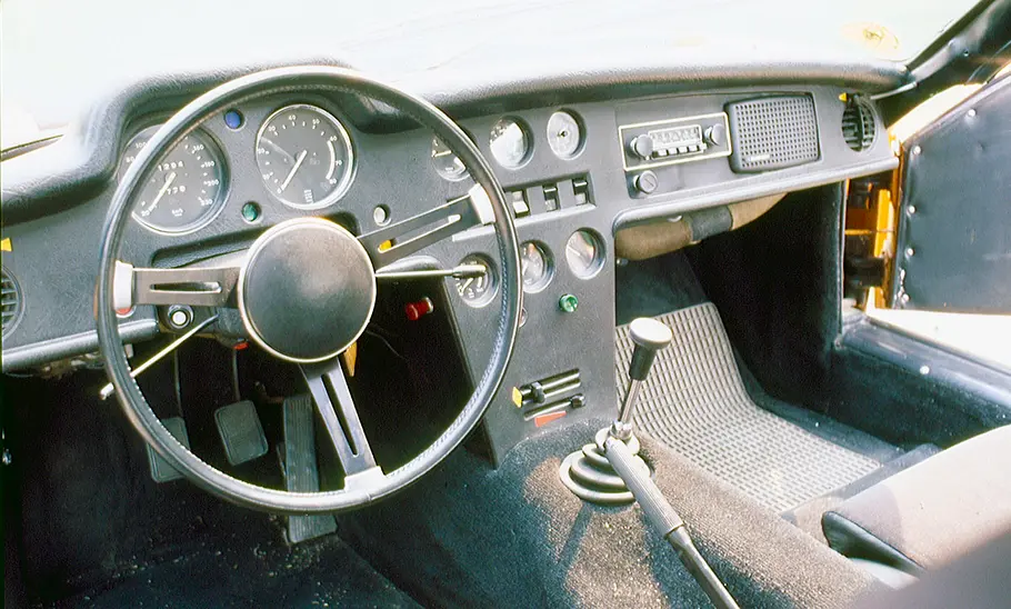 Das Cockpit des Bayer K67.