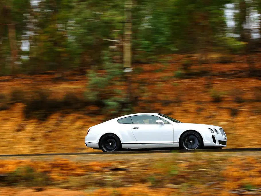 Bentley Continental Supersports Bentley Continental Supersports: Kofferraumvolumen 370 Liter