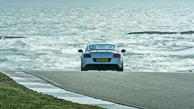 bentley continental gt3 r luxus sportwagen v8 biturbo anglesley circuit - Foto: James Lipman