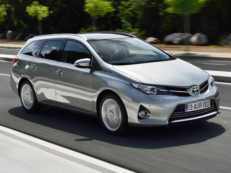 Bilder 2013 Toyota Auris Touring Sports 1.6 Valvematic Kompaktklasse Einzeltest