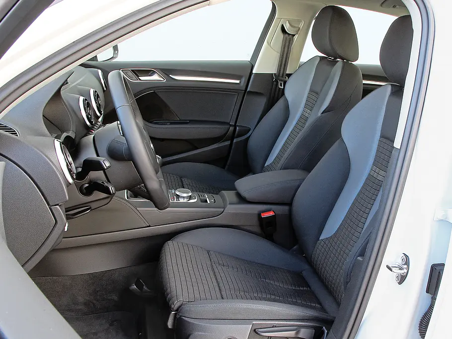 Bilder Audi A3 Limousine 2.0 TDI Kompaktklasse-Vergleich Sitze