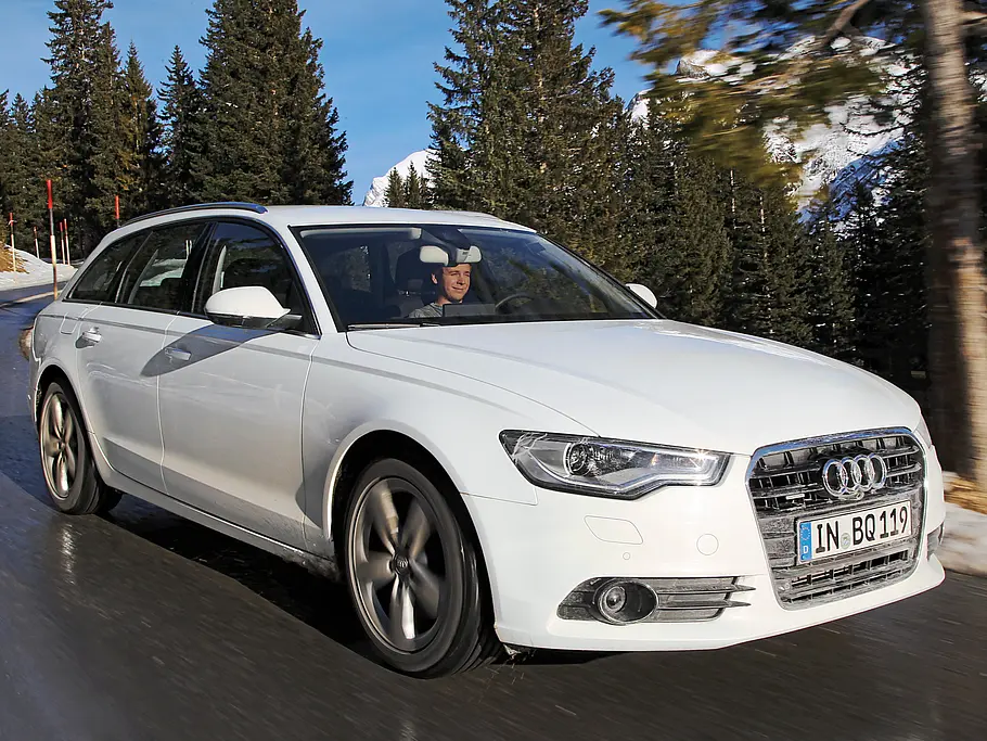 Bilder Audi A6 Avant 3.0 TDI quattro clean diesel Kurvenfahrt