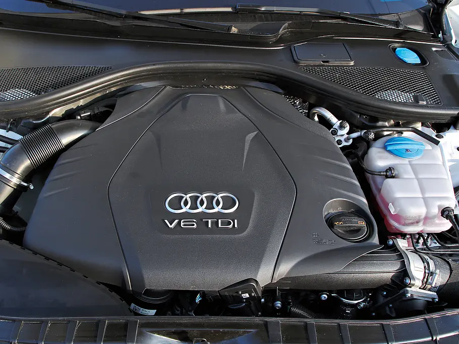 Bilder Audi A6 Avant 3.0 TDI quattro clean diesel Biturbo-Diesel Motor