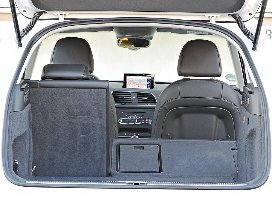 Bilder Audi Q3 2.0 TDI quattro Kofferraum