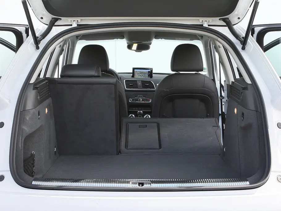 Audi Q3 2.0 TDI quattro Bilder Audi Q3 2.0 TDI quattro 2012 Kompakt SUV-Vergleich Kofferraum