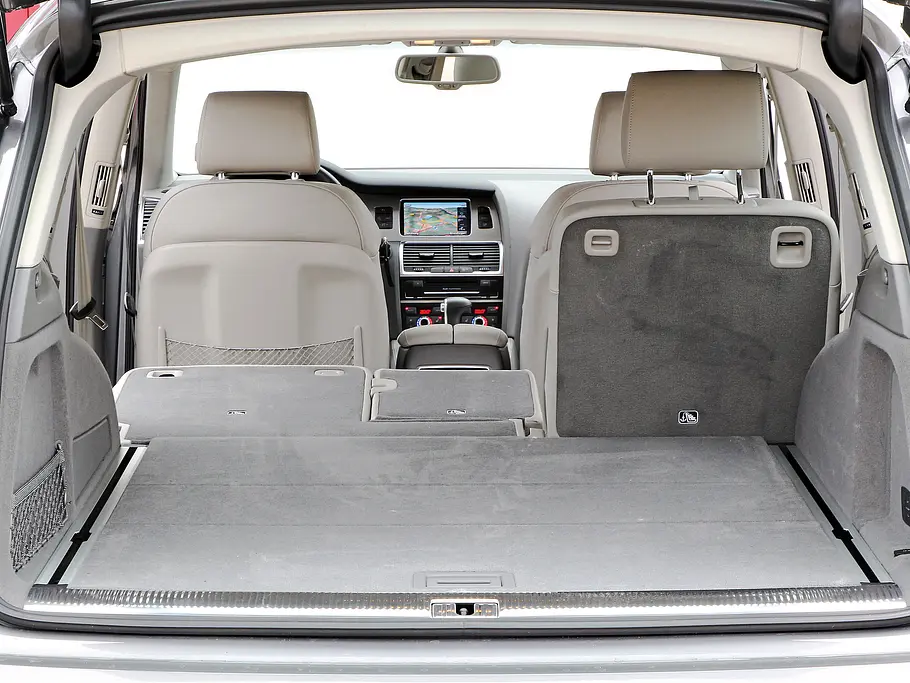 Bilder Audi Q7 3.0 TDI quattro clean diesel Oberklasse-SUV Kofferraum