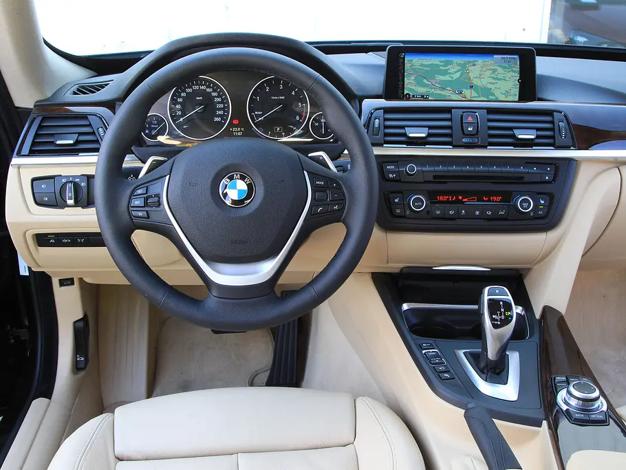 Bilder BMW 320d GT 2013 Vergleichstest Cockpit