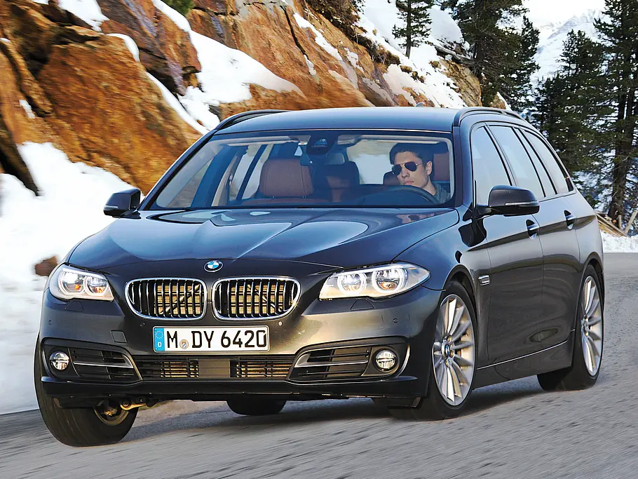 Bilder BMW 530d xDrive Touring Kurvenfahrt