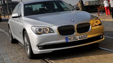 Bilder BMW 730d Dauertest Dämpfer