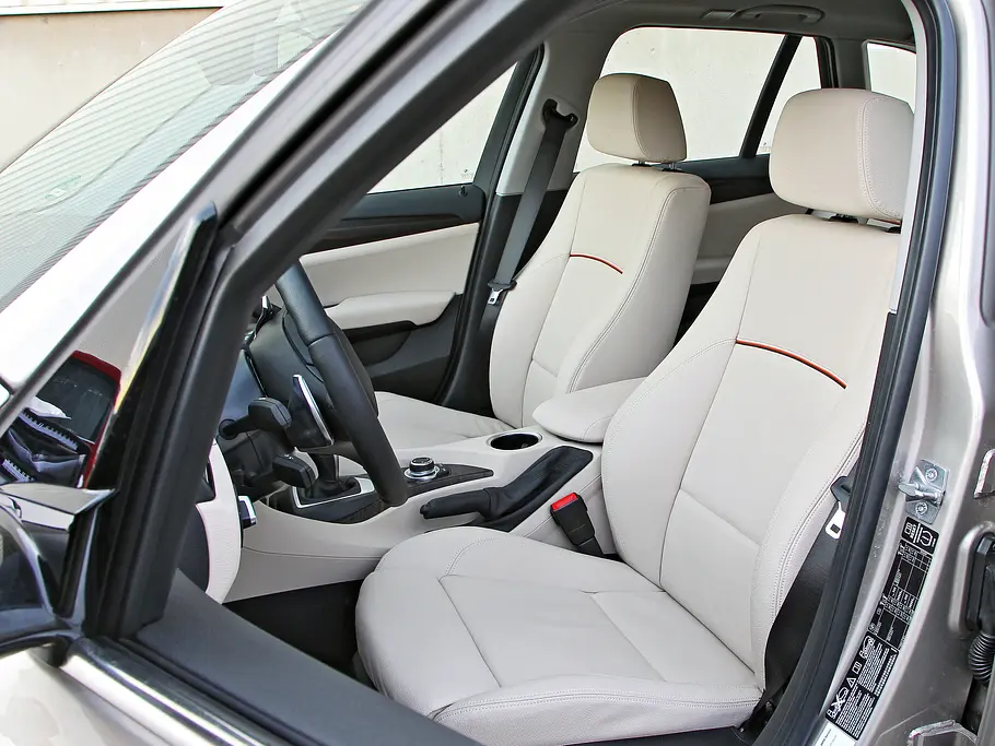 Bilder BMW X1 Kaufberatung 2014 Sitzbezuege Lederpolster