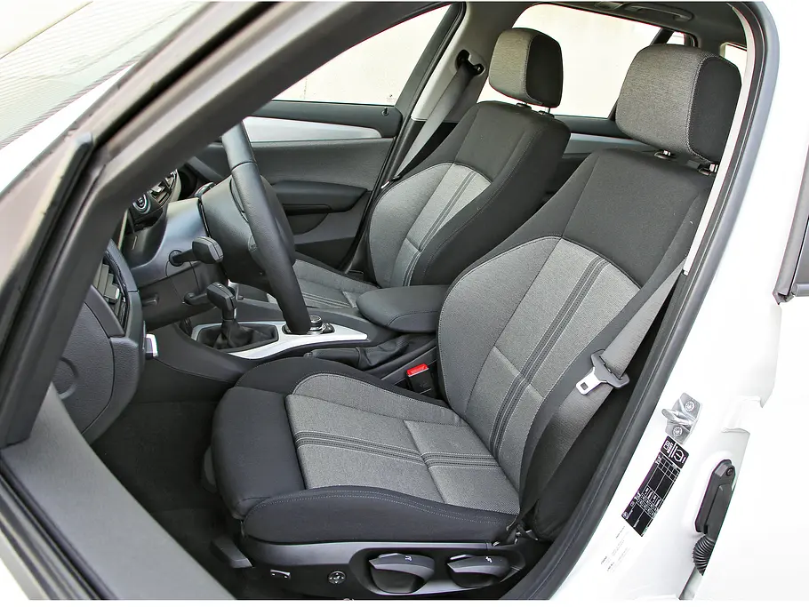 Bilder BMW X1 Kaufberatung 2014 Sitzbezuege Stoffpolster