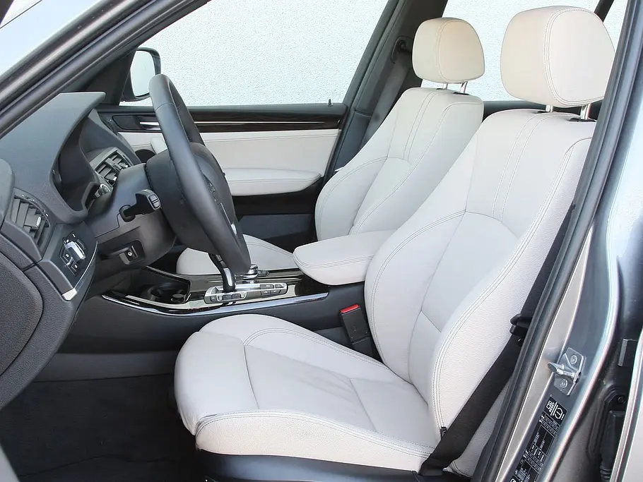 Bilder BMW X3 xDrive30d Sitze