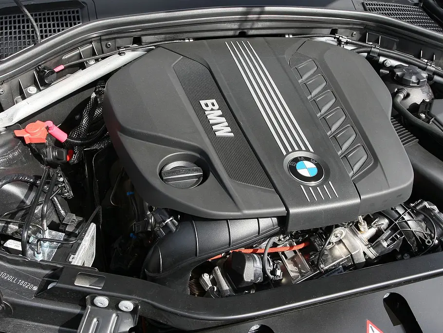 Bilder BMW X3 xDrive30d Motor